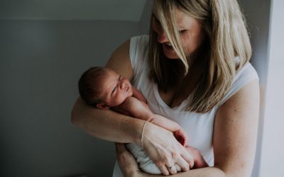 Newborn Session in Guildford // In Home Newborn Photographer // Robbie, Emma & family